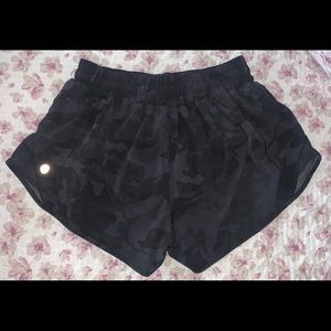 Lululemon Hotty Hot Short Size 4